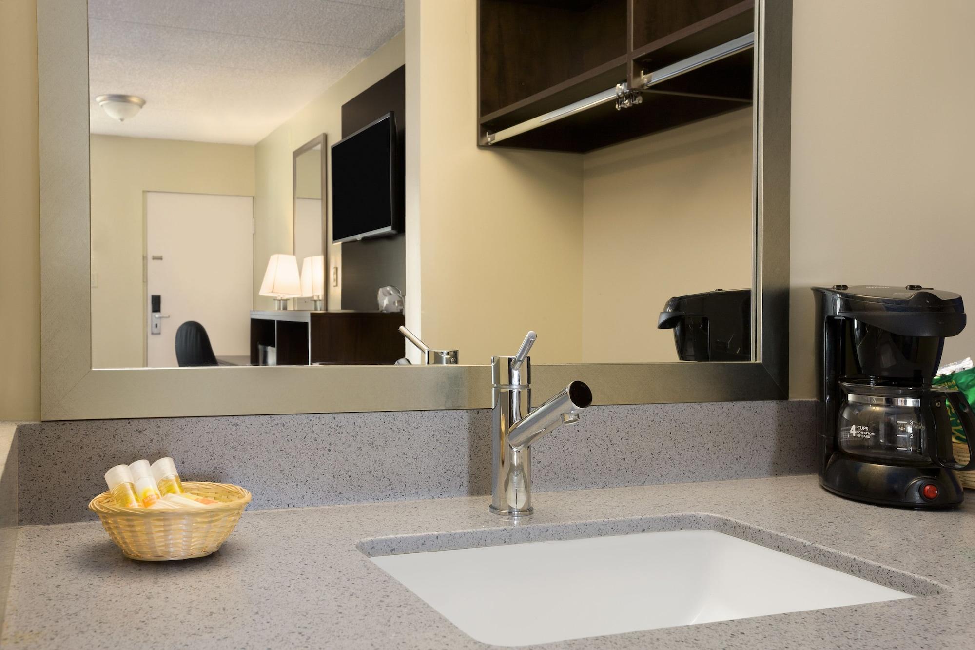 Days Inn & Suites By Wyndham Cherry Hill - Philadelphia Exteriör bild