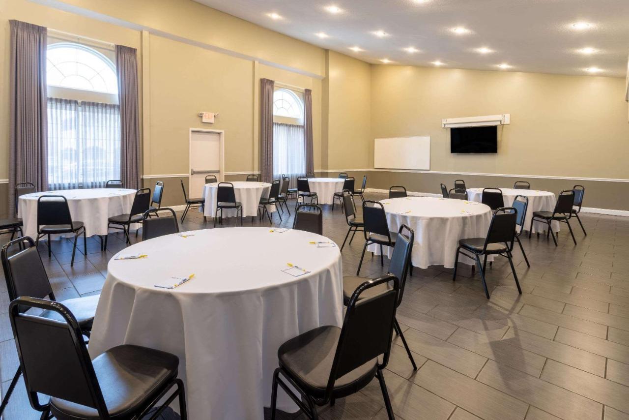 Days Inn & Suites By Wyndham Cherry Hill - Philadelphia Exteriör bild