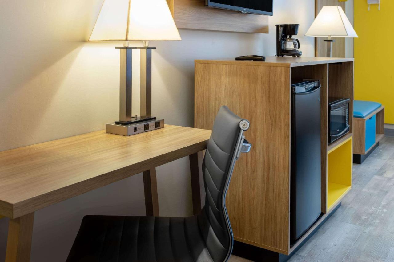 Days Inn & Suites By Wyndham Cherry Hill - Philadelphia Exteriör bild