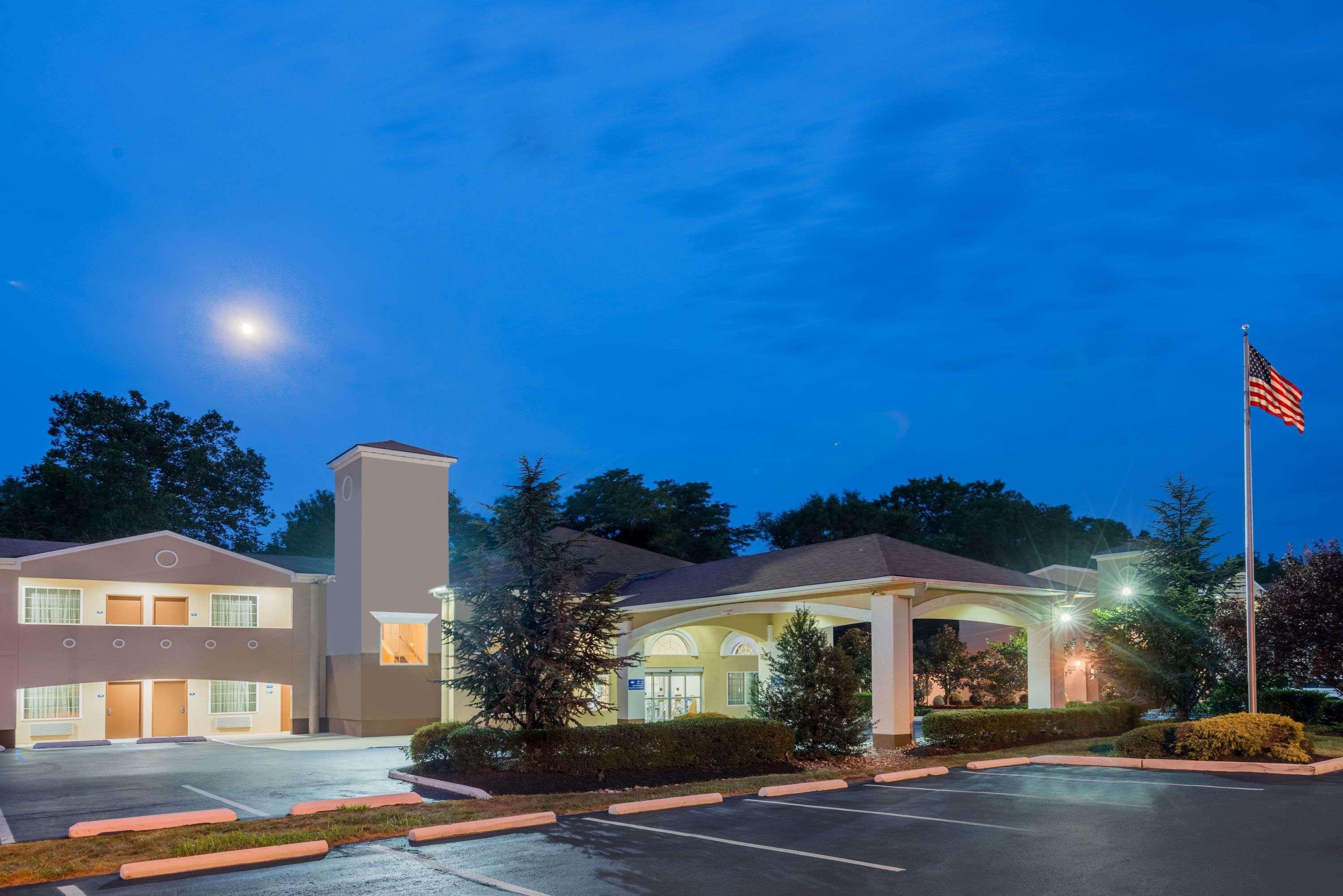 Days Inn & Suites By Wyndham Cherry Hill - Philadelphia Exteriör bild