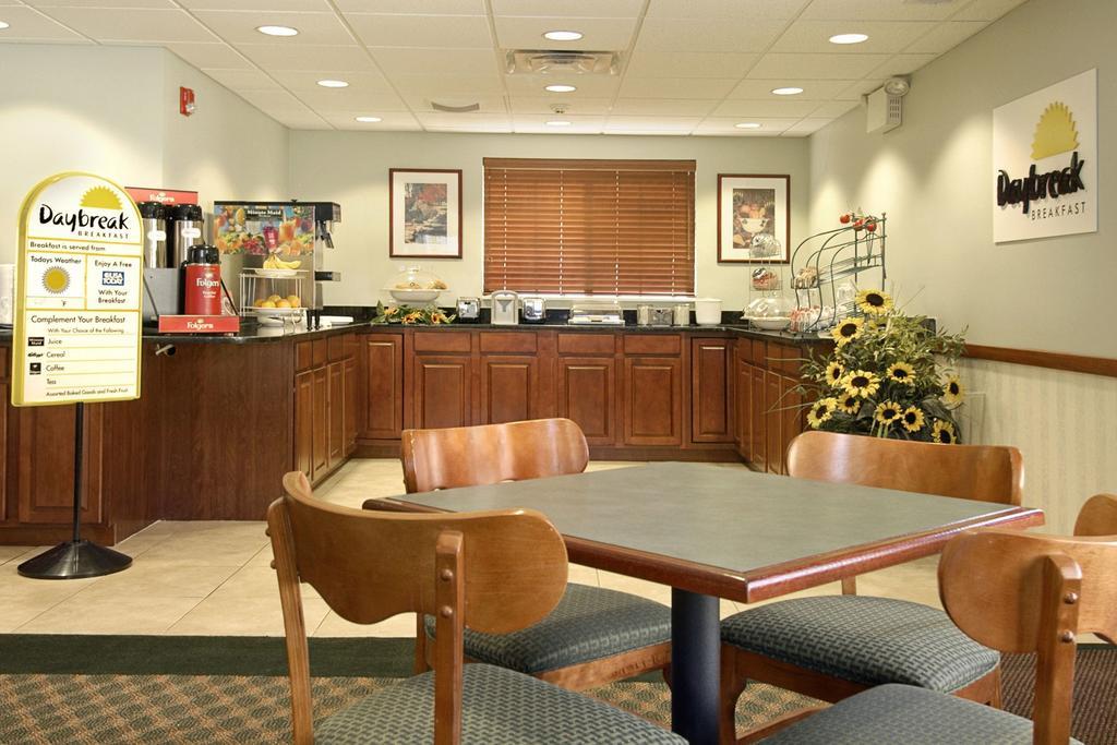 Days Inn & Suites By Wyndham Cherry Hill - Philadelphia Restaurang bild